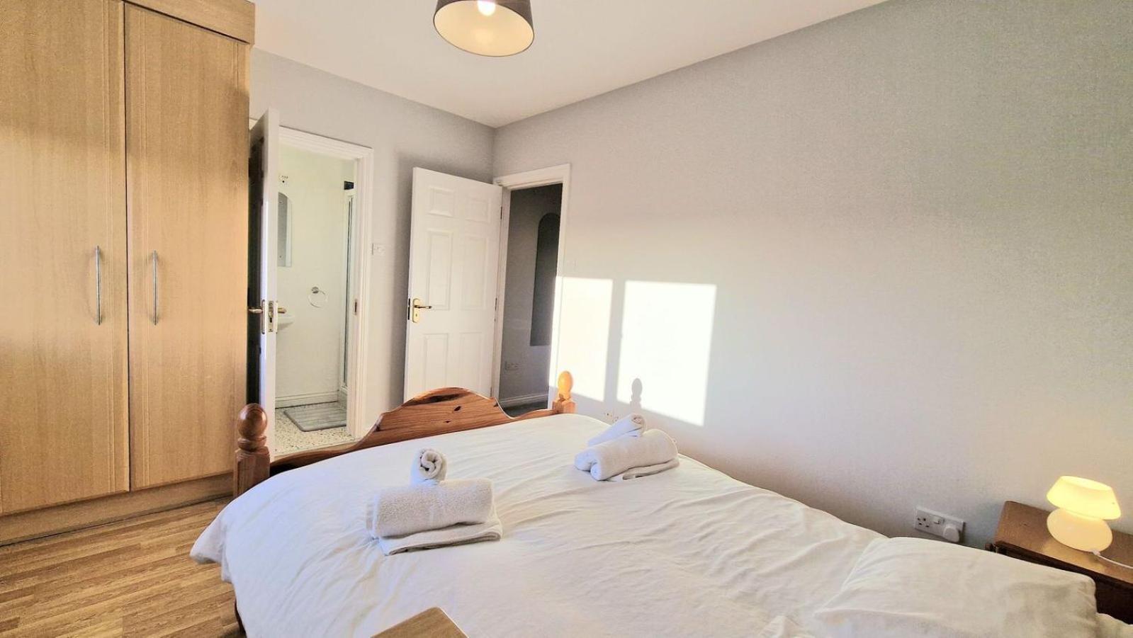 Cosy 3 Bedroom All Ensuites ゴールウェイ エクステリア 写真