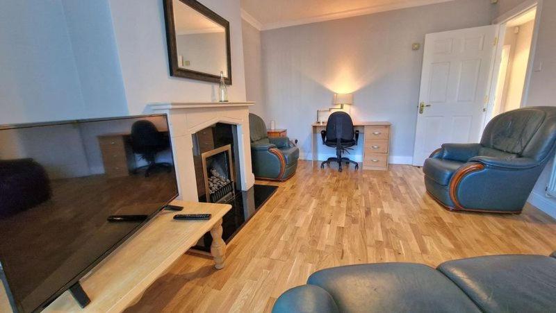 Cosy 3 Bedroom All Ensuites ゴールウェイ エクステリア 写真